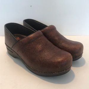 Dansko XP Clogs Tooled Brown Leather 40